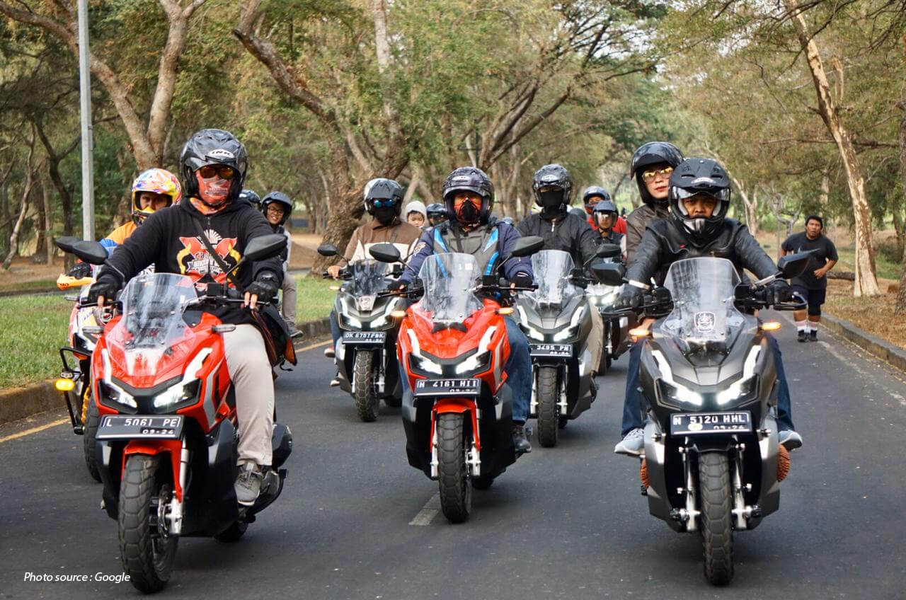 10 Perlengkapan yang Wajib Dibawa saat Touring Motor